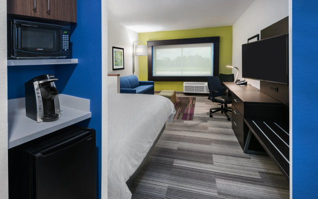 Holiday Inn Express & Suites Bryan - College Station by IHG