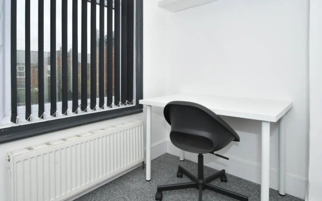 Townhouse @ 202 Walthall Street Crewe