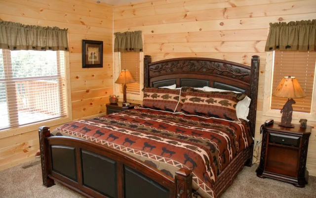 Brookstone Lodge - 6 Br Cabin