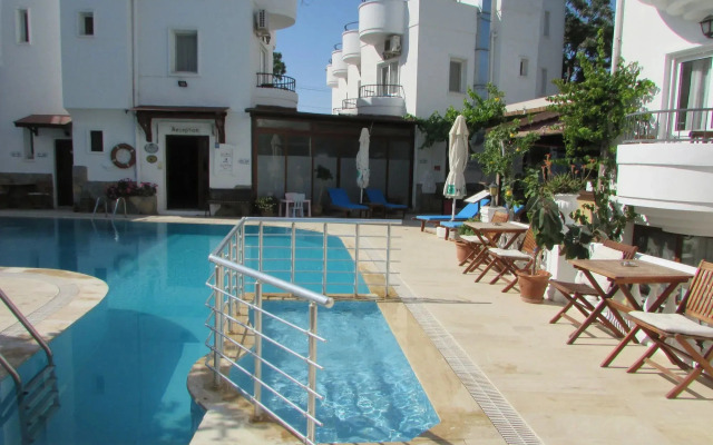 Cavus Hotel And Apart