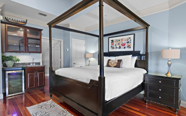 Beach Pointe 301