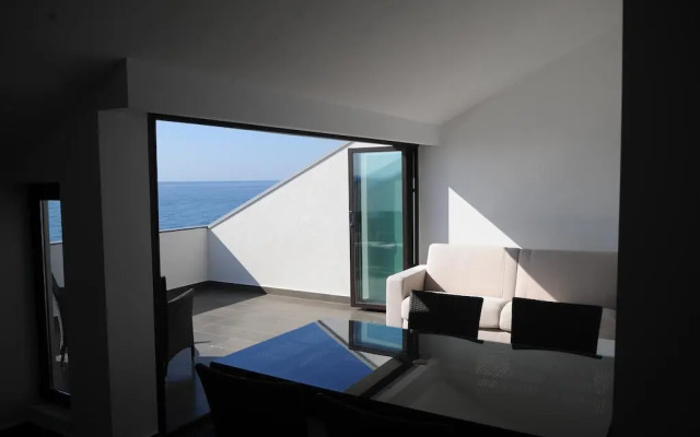 The Roof On The Sea