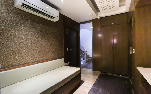 OYO 79456 Collection O Hotel Kyra