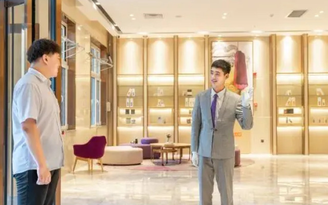 Lavande Hotel(Qingdao Jinshatan Tianmushan Road Metro Station Branch)