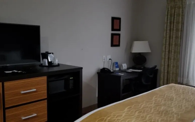Comfort Inn & Suites Tulsa I-44 West - Rt 66