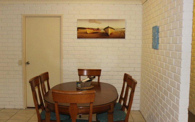 3 Melaleuca