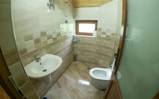 Hotel Fusha E Gjes