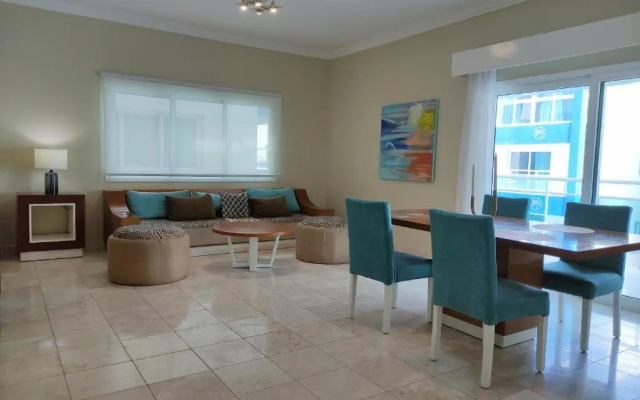Chic Beachfront Apartment - Private Beach Access