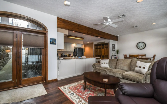 Glendale Shores 2 Bedroom Townhome #20