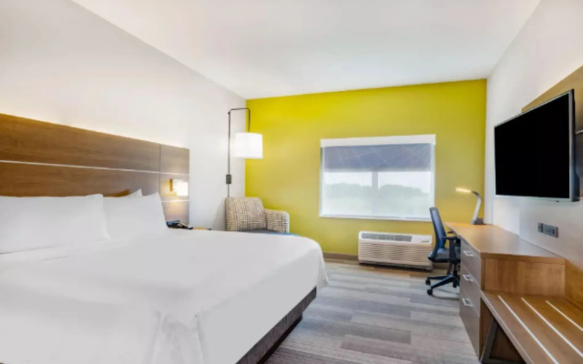 Holiday Inn Express & Suites Ruskin by IHG