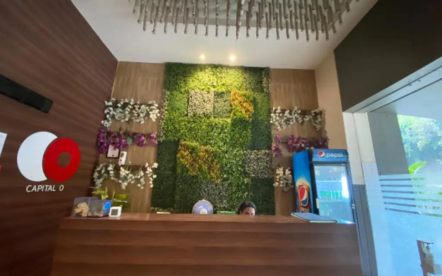 Hotel Regal International- Near Airport