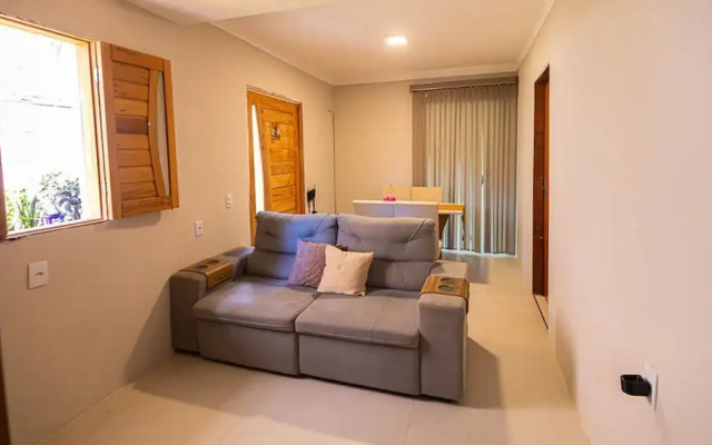 Casa com Piscina e Churrasqueira em Arembepe