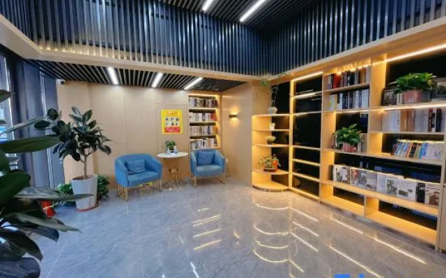 Super 8 Select Hotel
