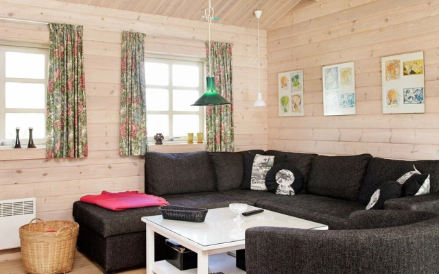 Cozy Holiday Home in Glesborg near Beach