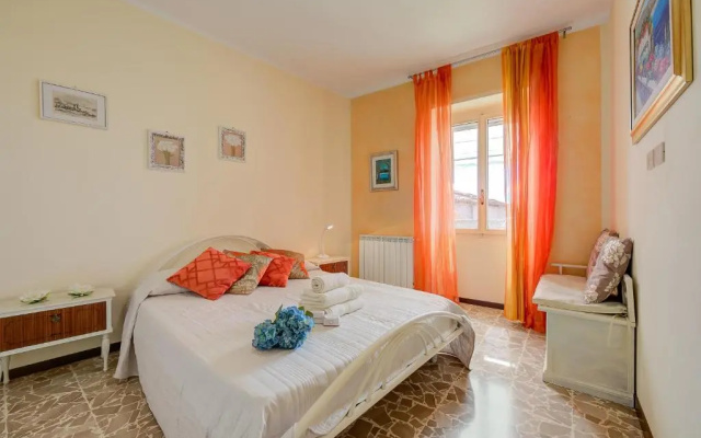 Gemma -Hilly area- relax with view lake