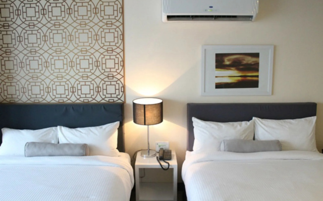 CSuites at Two Central Residences