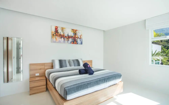 Elegant Designer 4BR Pool Villa Skylight