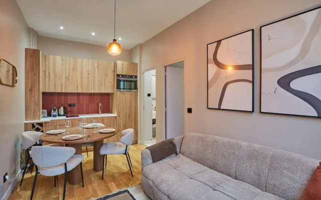 Apartment Center of Paris