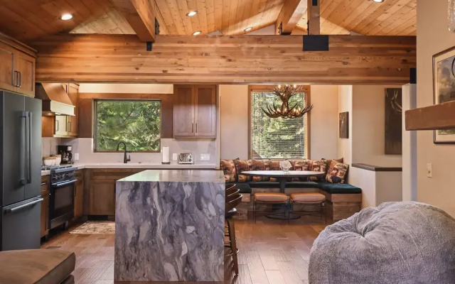 Shoreline Vista | 180° Lake Views | Pet-Friendly | 2 Master Suites