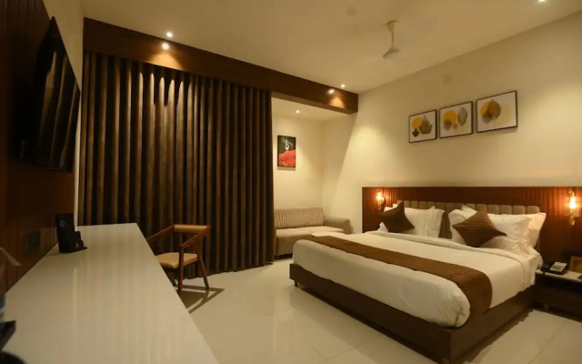 Kings Kraft Tremezzo Inn Somnath