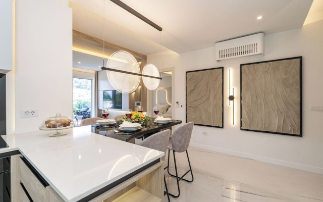THE SIGNATURE SUITE by DuHomes