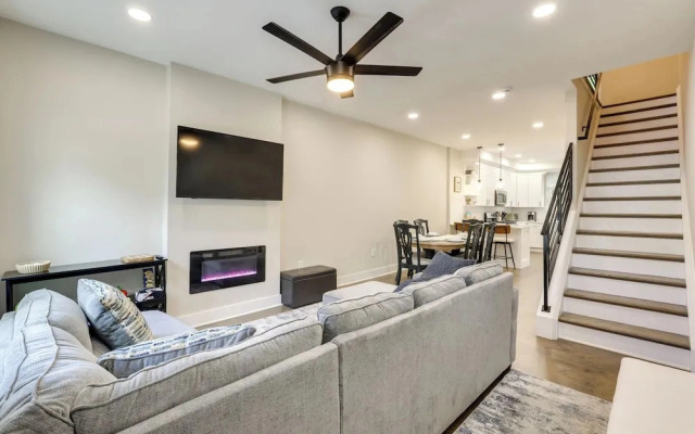 Walk to Fairmount Park: Modern Philly Townhome!