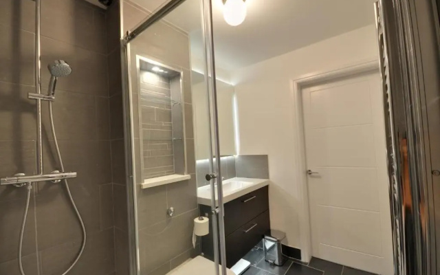 The Garden Apartment, Near Airport & City