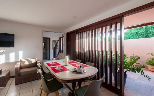 House w/ Pool 200 m From the Beach Pro0003