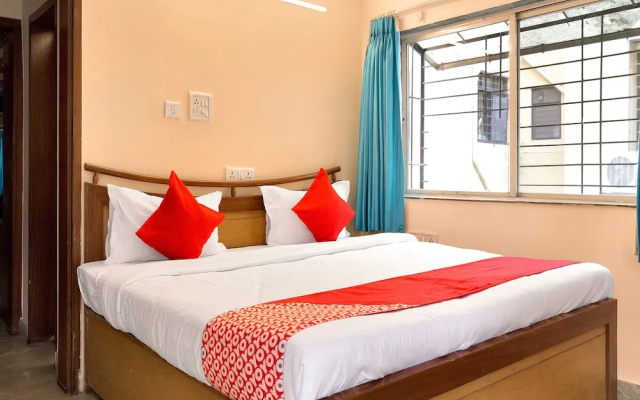 OYO 12301 RG Suites