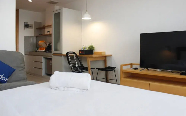 Comfy & Artsy Studio at Beverly Dago Apartment