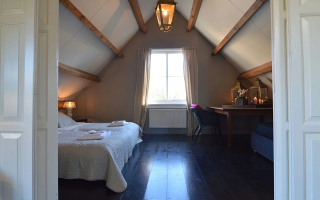 Authentic Mansion in Deil near Lake