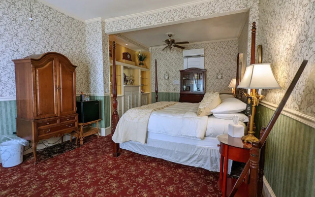 Old Powder House Inn