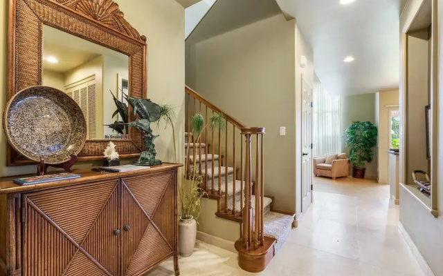 Beautifully Furnished - Hawaiian Villa - AC & Wifi! - Vrkcv