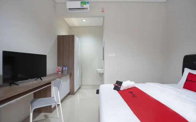 RedDoorz near JIEXPO Kemayoran