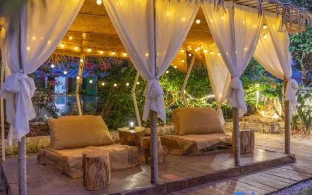 Weizhou Island Xizi Lane Homestay