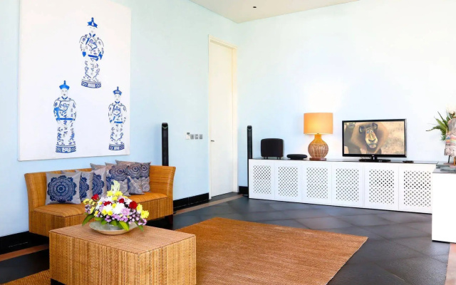 Villa Six Karang Kembar