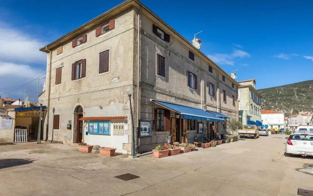 Apartment in Cres Near Old Town and Beaches