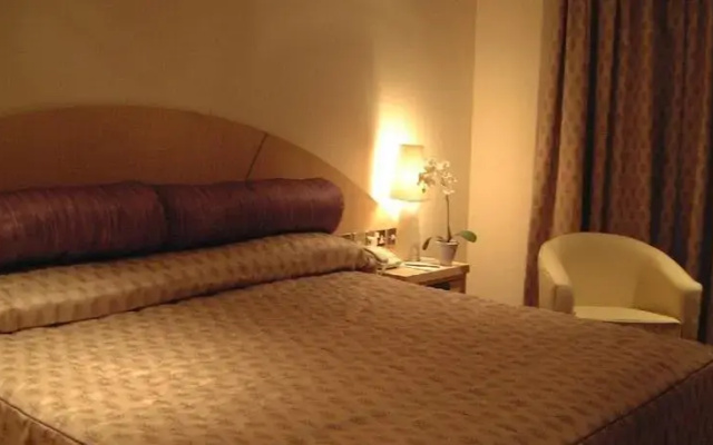The Harrow Hotel