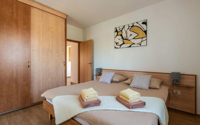 Beautiful Home in Breg Ivanovci With Wifi and 3 Bedrooms