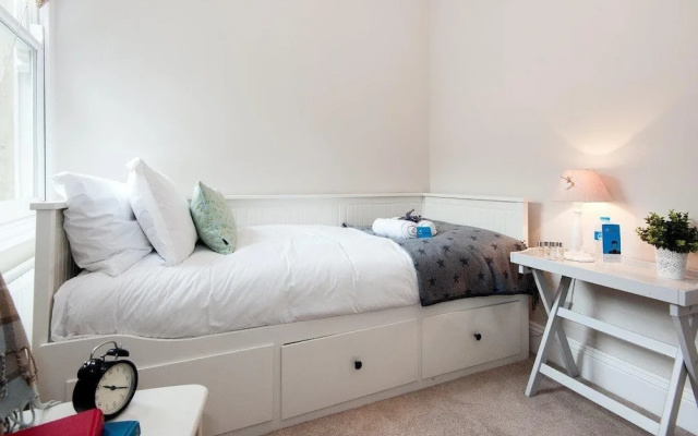 The Stephendale Road Townhouse - SL
