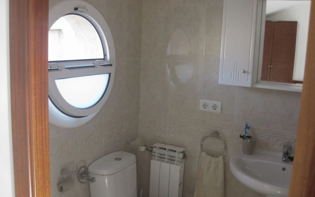 Lovely Holiday Home in Fràncas with Hot Tub