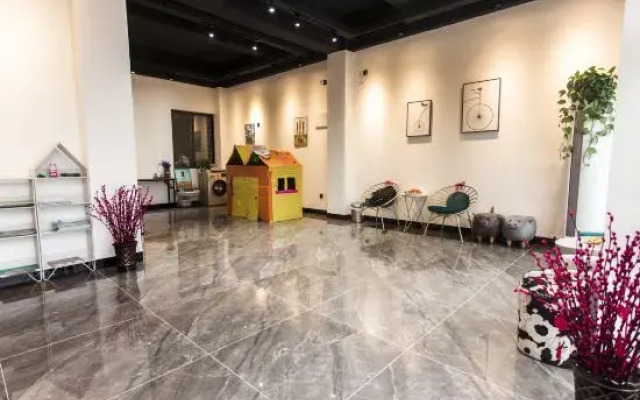 Yangshuo Monsoon Homestay (Eternal Scenery District Branch)