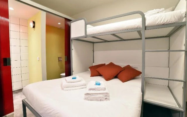 Cat's Hostel