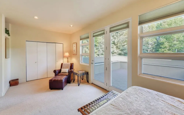 Expansive Sun Valley Home Close to Slopes!