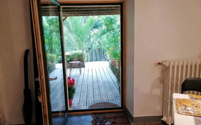 Guest House dans jardin exotique proche d'une voie verte