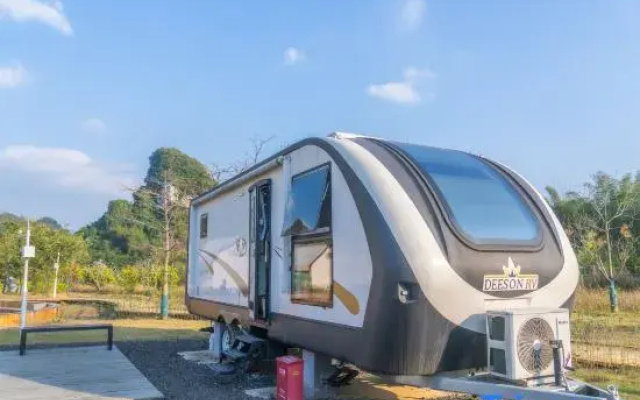Guanglv Le Xing Zhi Qu De Tian Border Camp Homestay