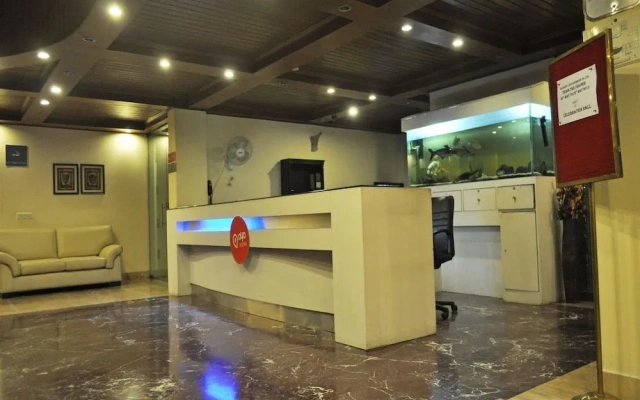 OYO Flagship 532 Sikanderpur Metro Station