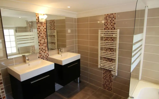 Beautiful House With Dishwasher Near the Popular St. Maxime