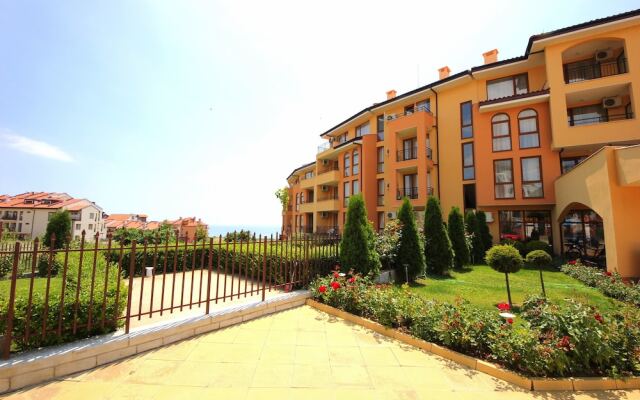 Отель Menada Paradise Dreams Apartments Болгария, Свети Влас - отзывы, цены и фото номеров - забронировать отель Menada Paradise Dreams Apartments онлайн вид на фасад