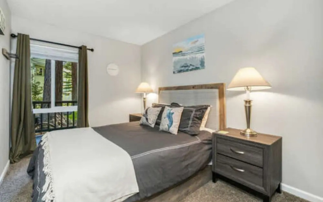 Skylandia Escape by Tahoe Mountain Properties